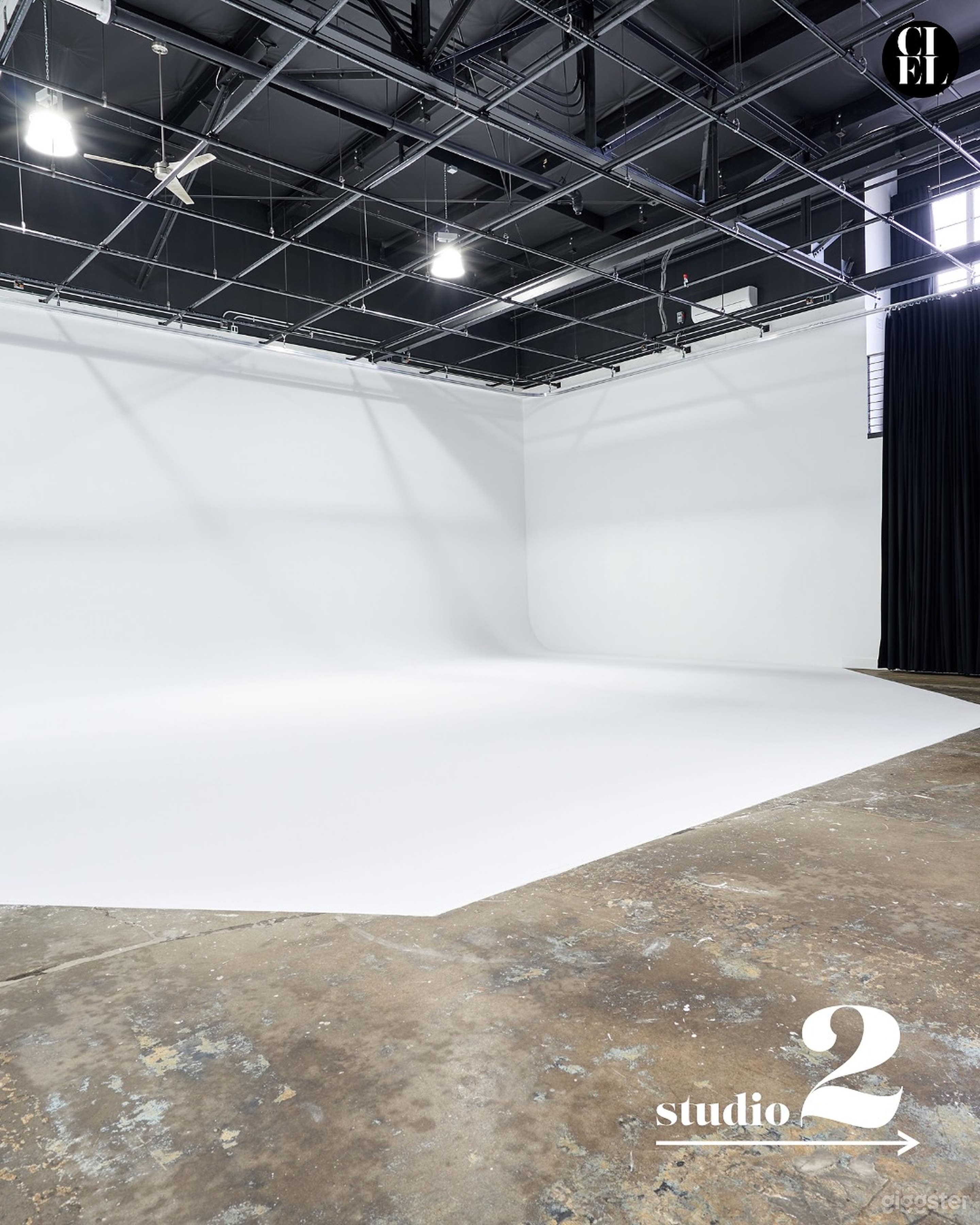 Studio 2 Photo 3