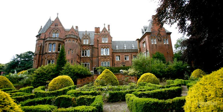  Unbelievable Gothic Styled Manor in Nottingham 