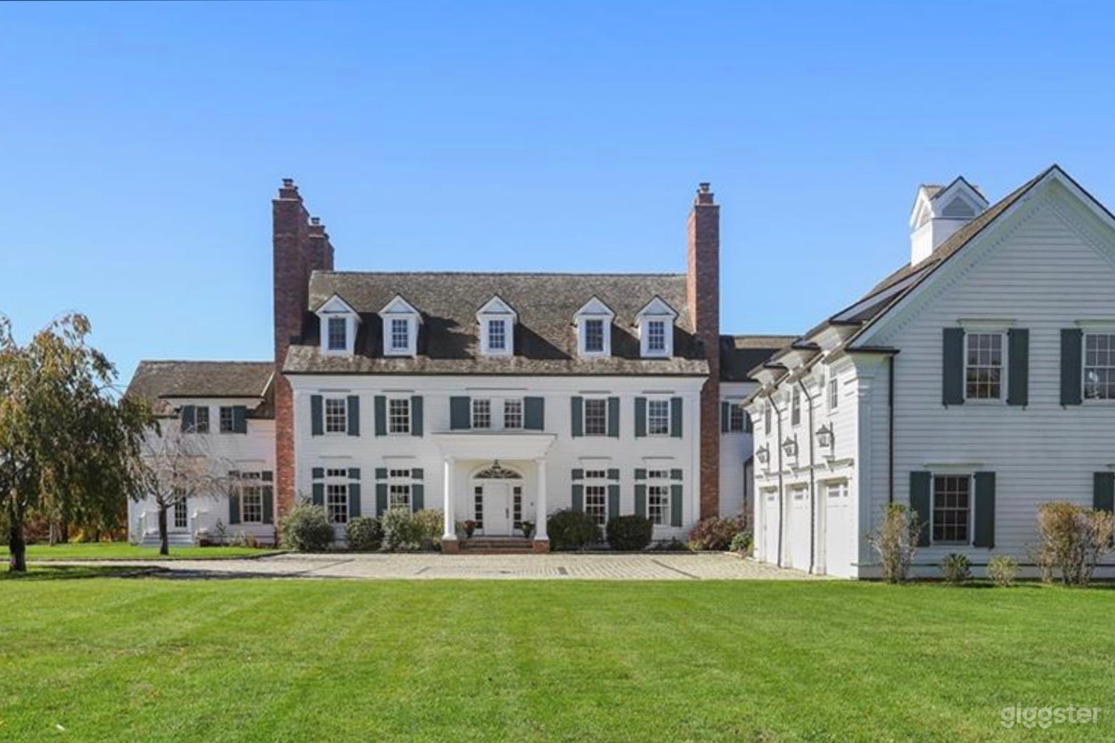 Main house in Equestrian Estate Photo 1