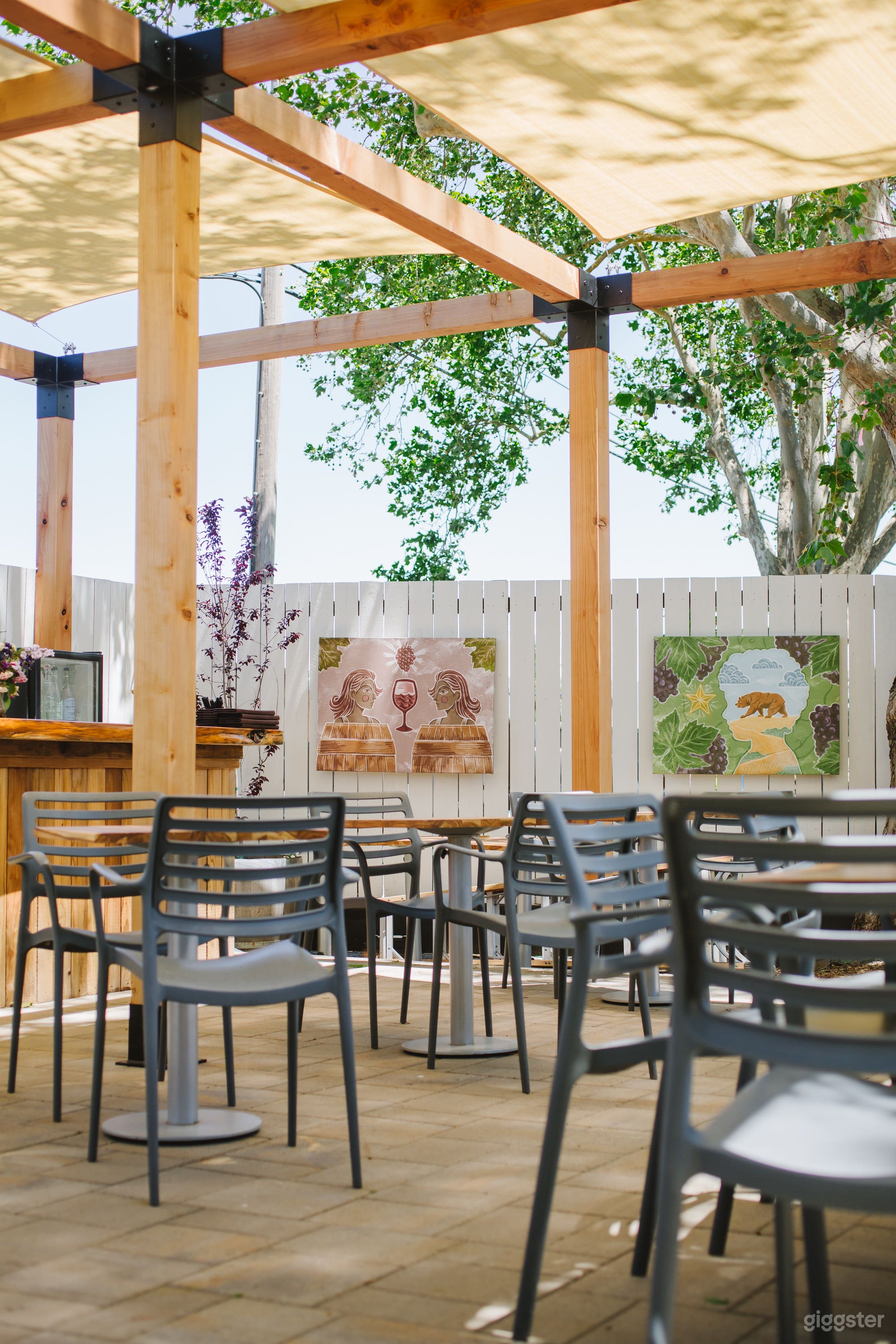 Wine Tasting Lounge in the heart of Sonoma Valley Photo 3