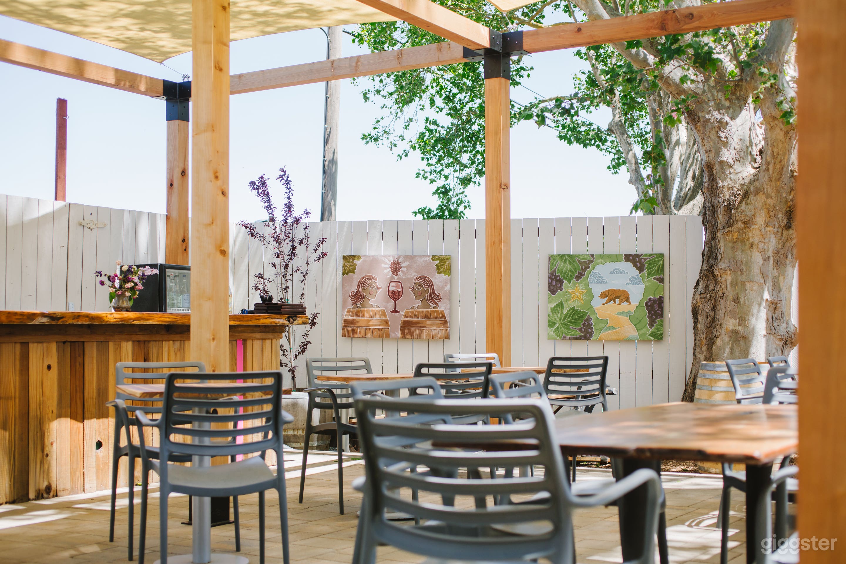 Wine Tasting Lounge in the heart of Sonoma Valley Photo 2