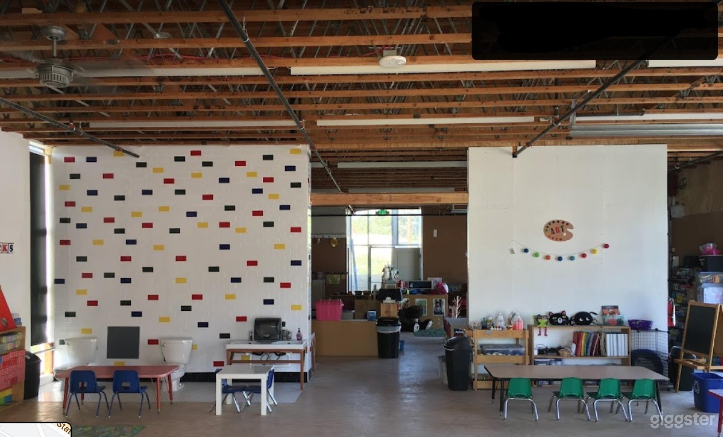 Vibrant, Enchanting Classroom 4 Photo 1