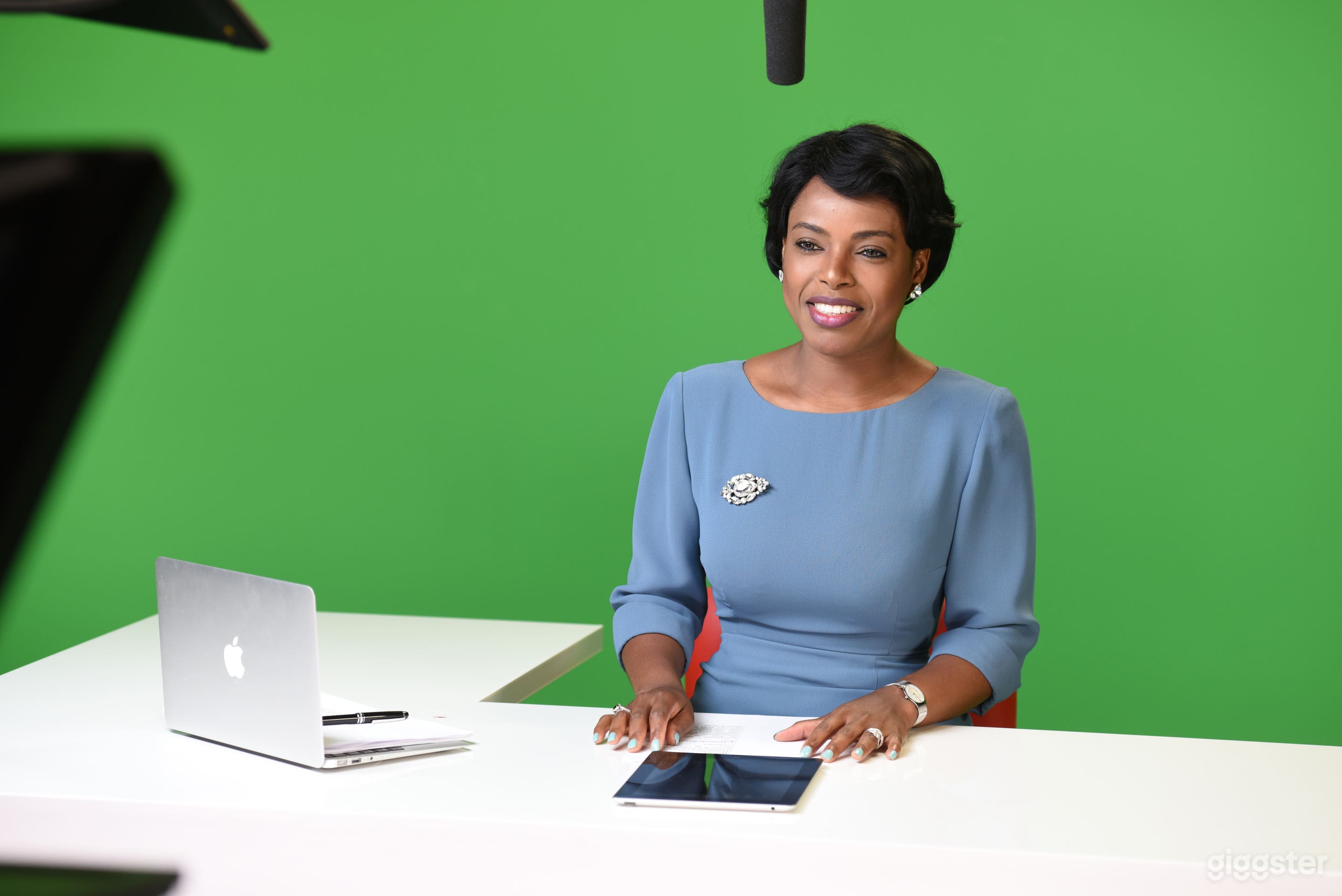 Gearshift Green Screen Studio Photo 3