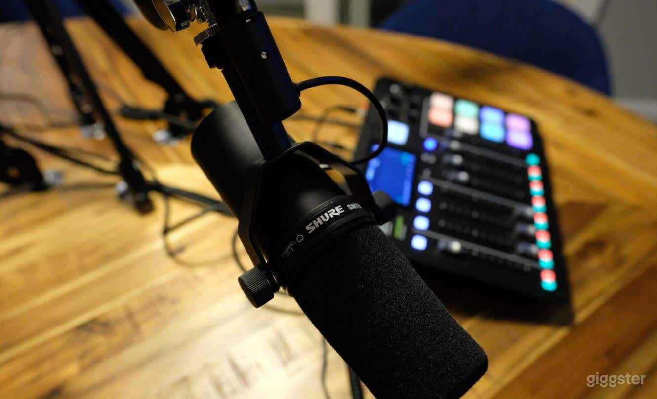 Intimate Podcast B in Brooklyn Photo 4