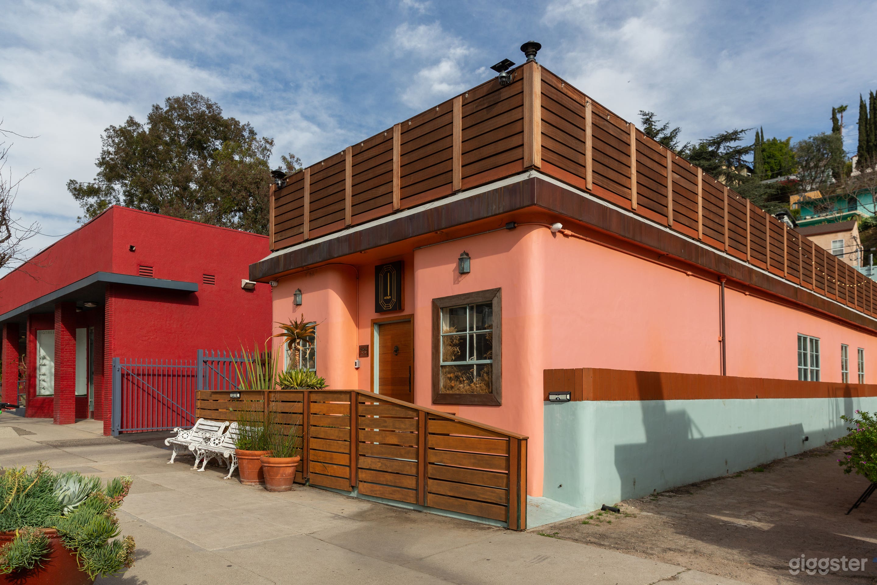 Premium Retail & Event Venue with Prime Street Presence Photo 1