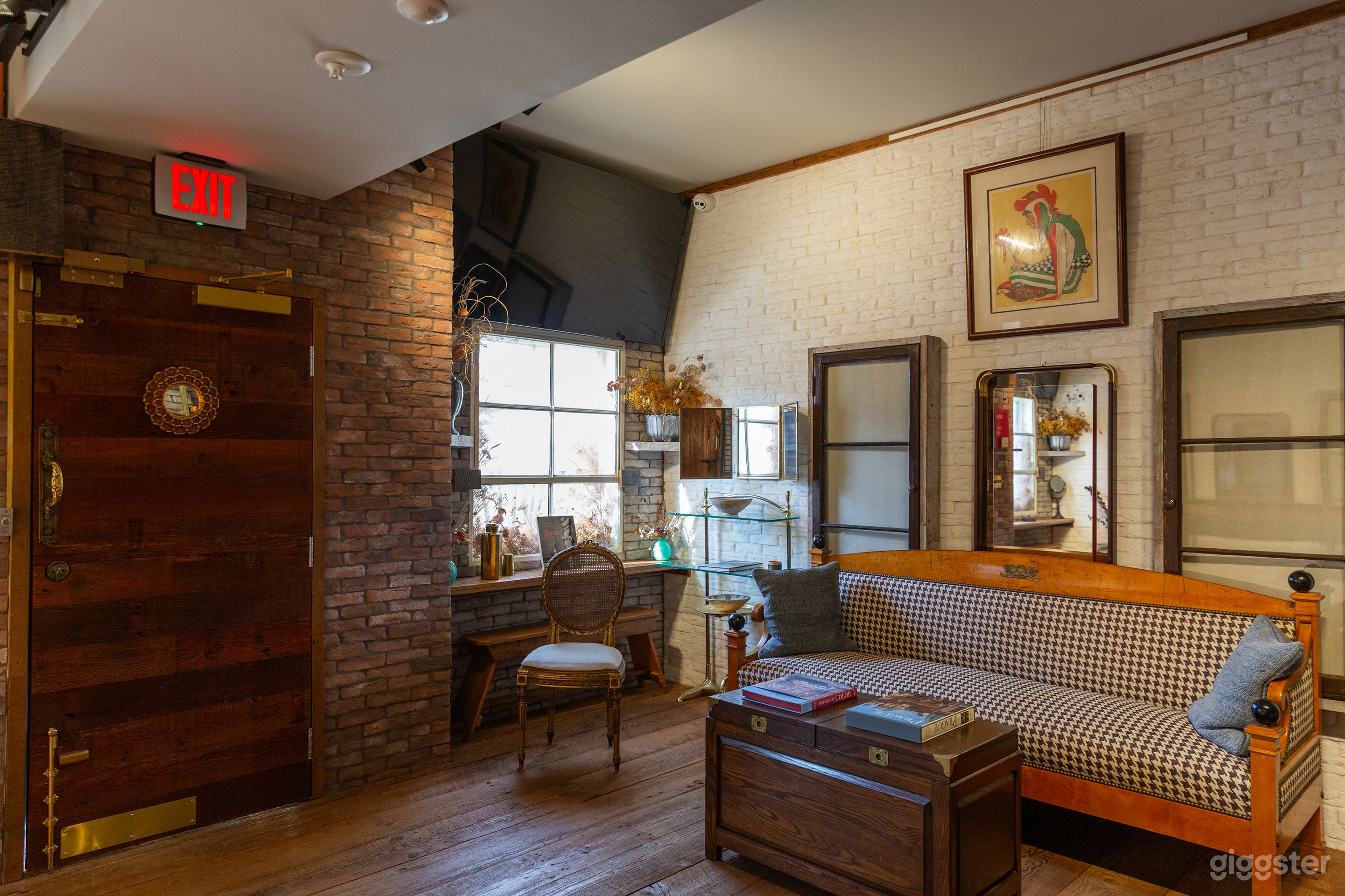 Premium Retail & Event Venue with Prime Street Presence Photo 4