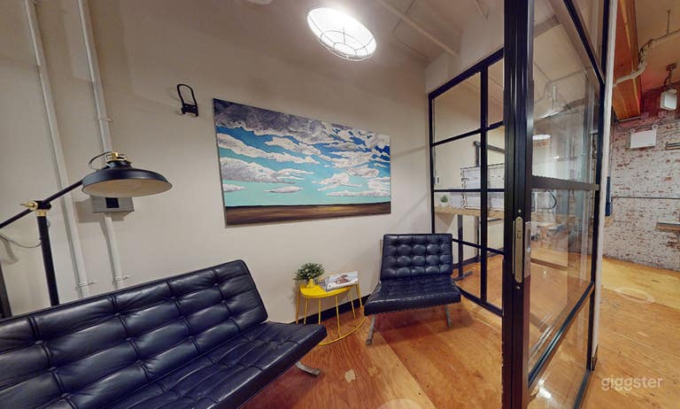  Private 2-Person Meeting Room 