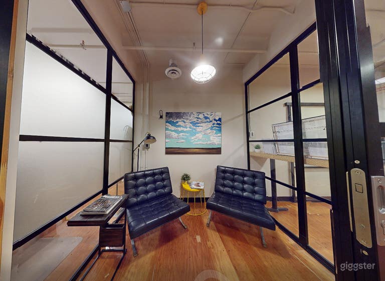  Private 2-Person Meeting Room 