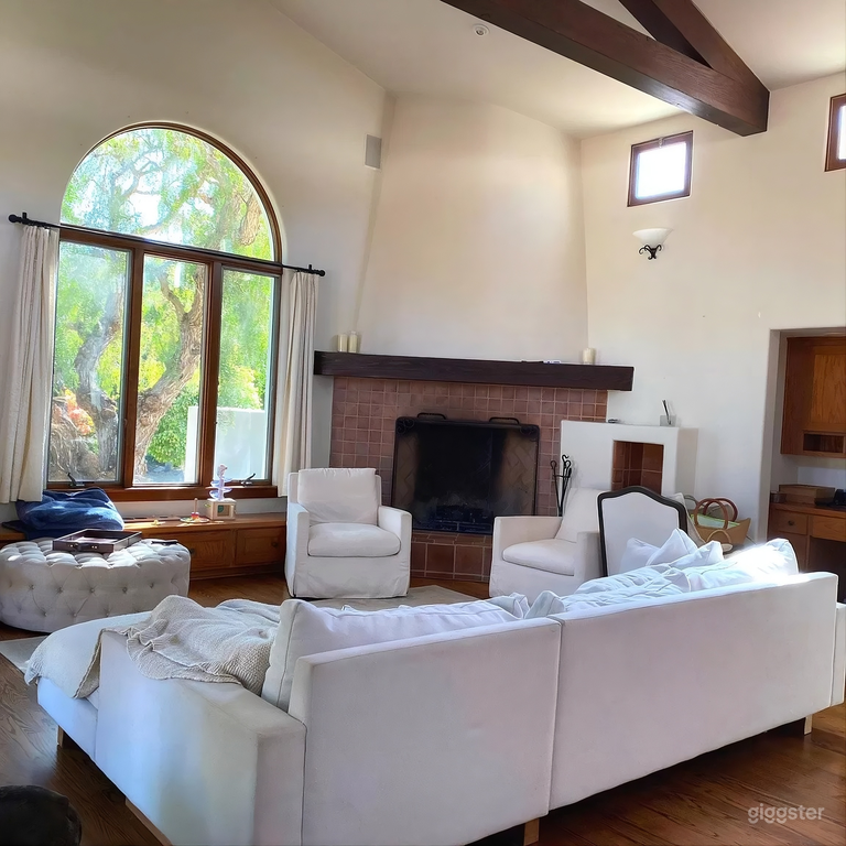  Pet Friendly Spanish Type Home 