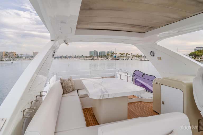  64' AZIMUT FLYBRIDGE YACHT 