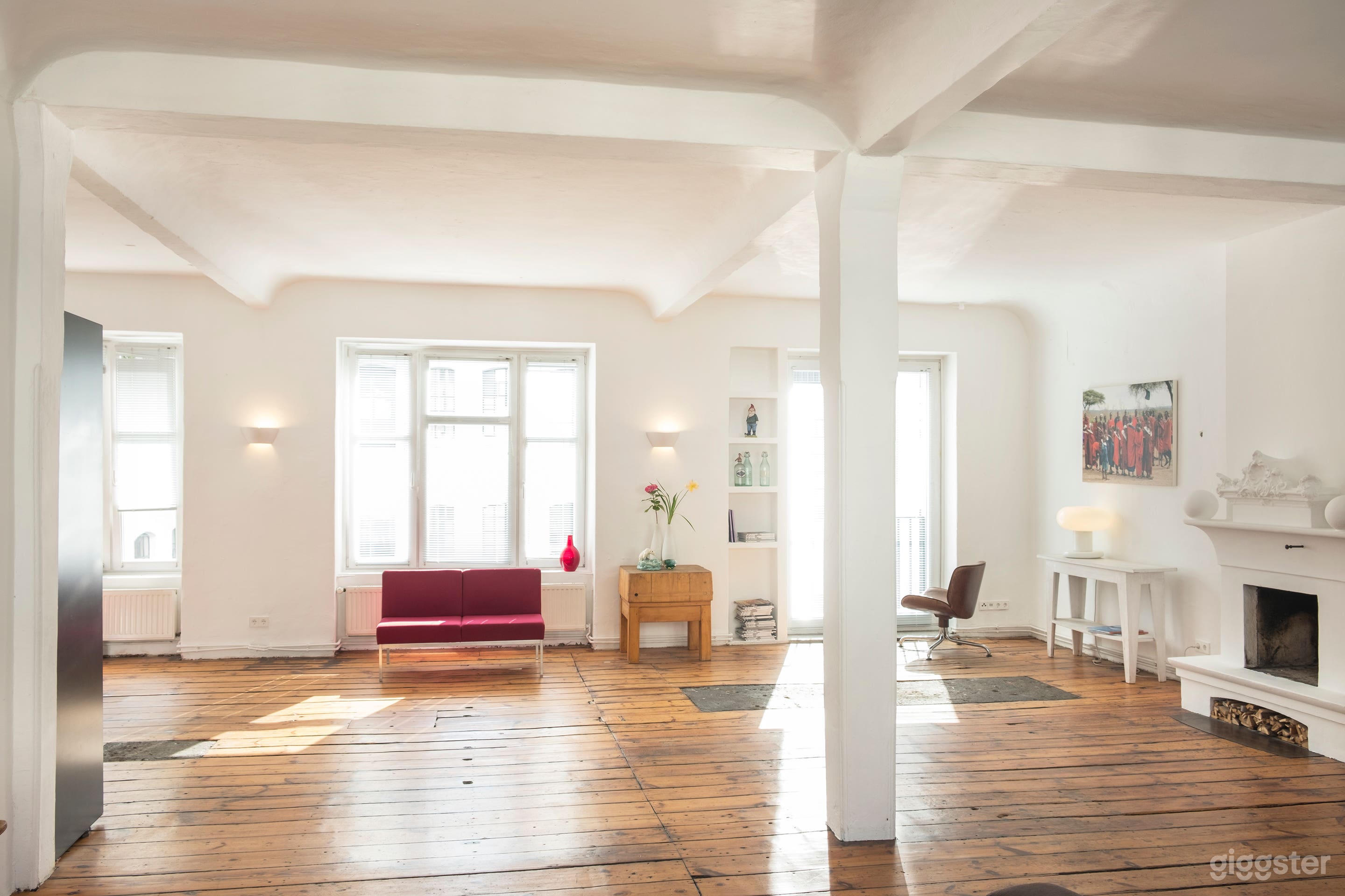 Atmosphärischer Tageslicht-Studio-Loft-Ort Foto 1