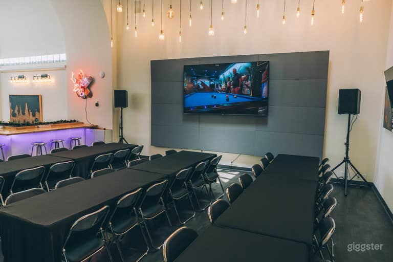  Urban Loft with Conference Rooms & Elevated Patio 