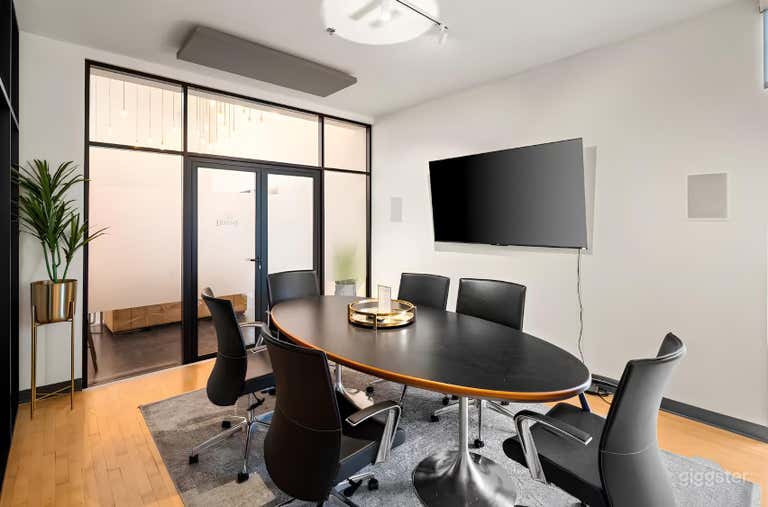  Urban Loft with Conference Rooms & Elevated Patio 