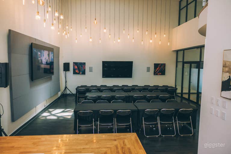  Urban Loft with Conference Rooms & Elevated Patio 
