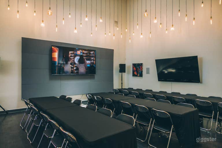  Urban Loft with Conference Rooms & Elevated Patio 