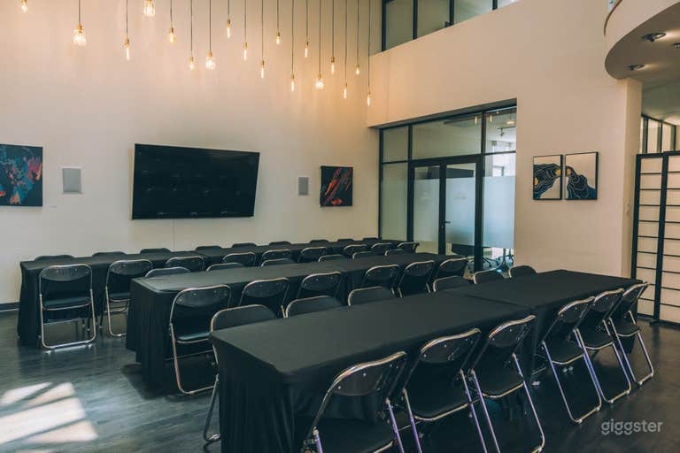  Urban Loft with Conference Rooms & Elevated Patio 