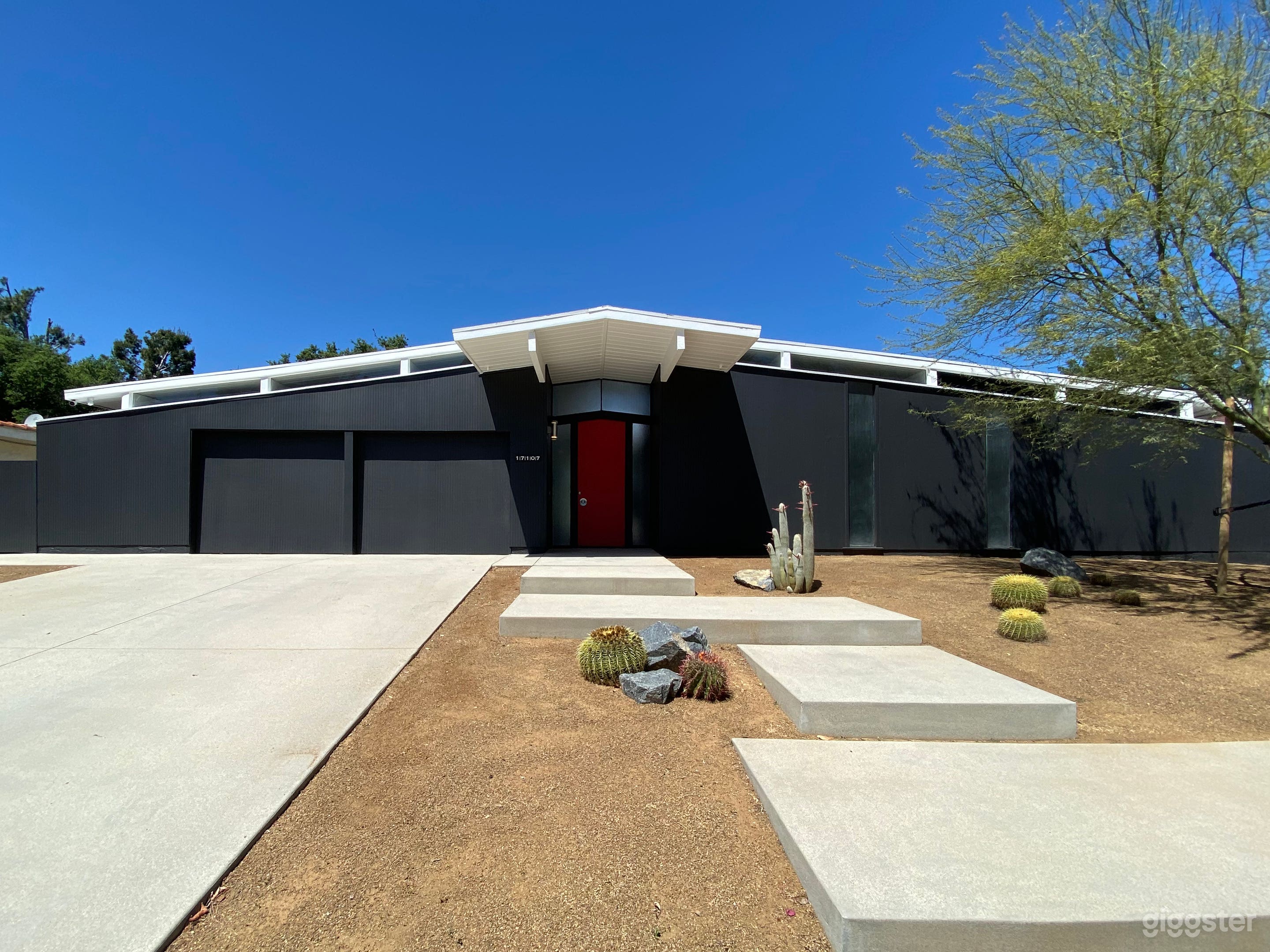 Front of house - desert landscaping