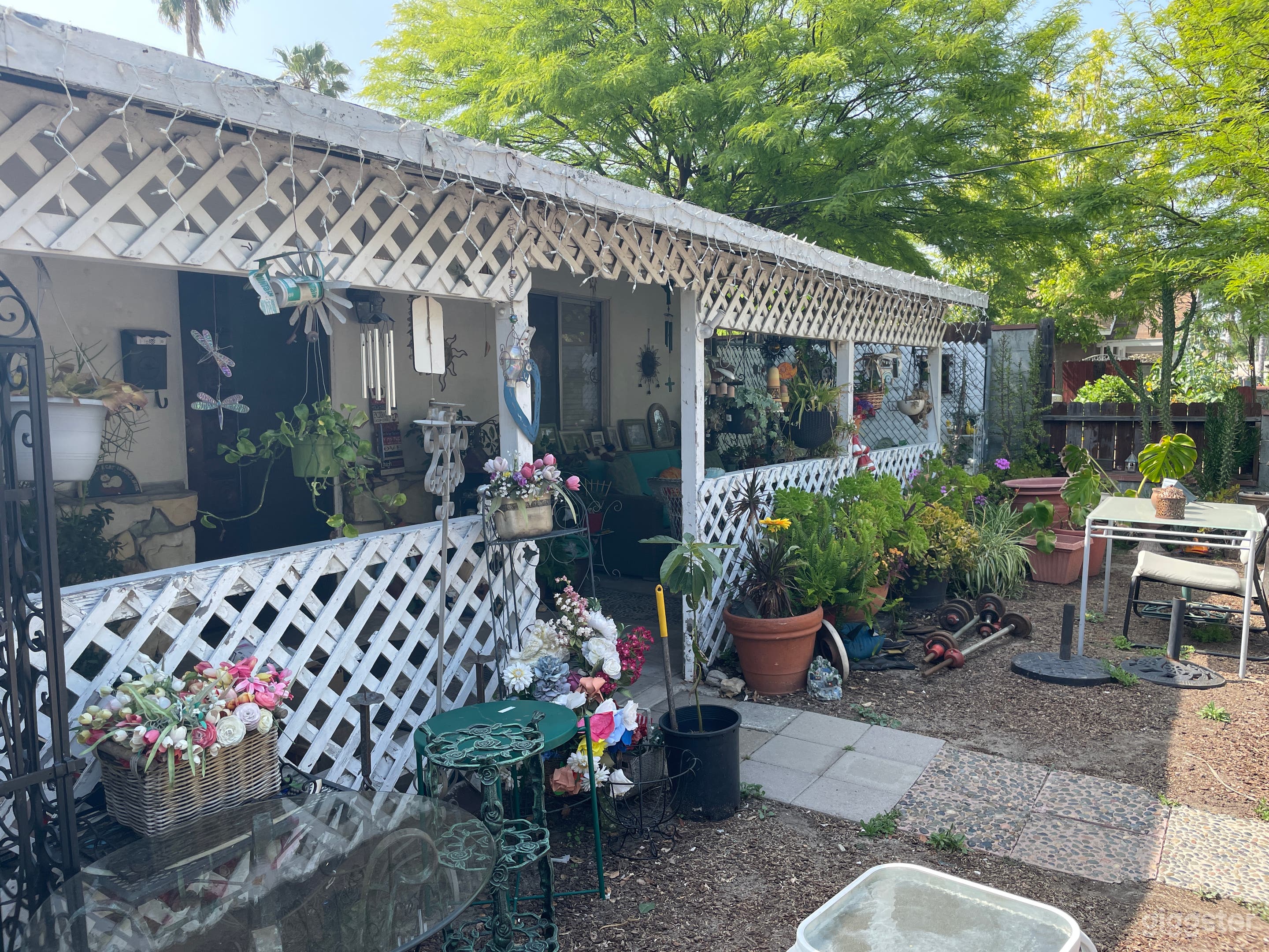 Flea Market Furniture &amp; Thrift Shop Photo 3