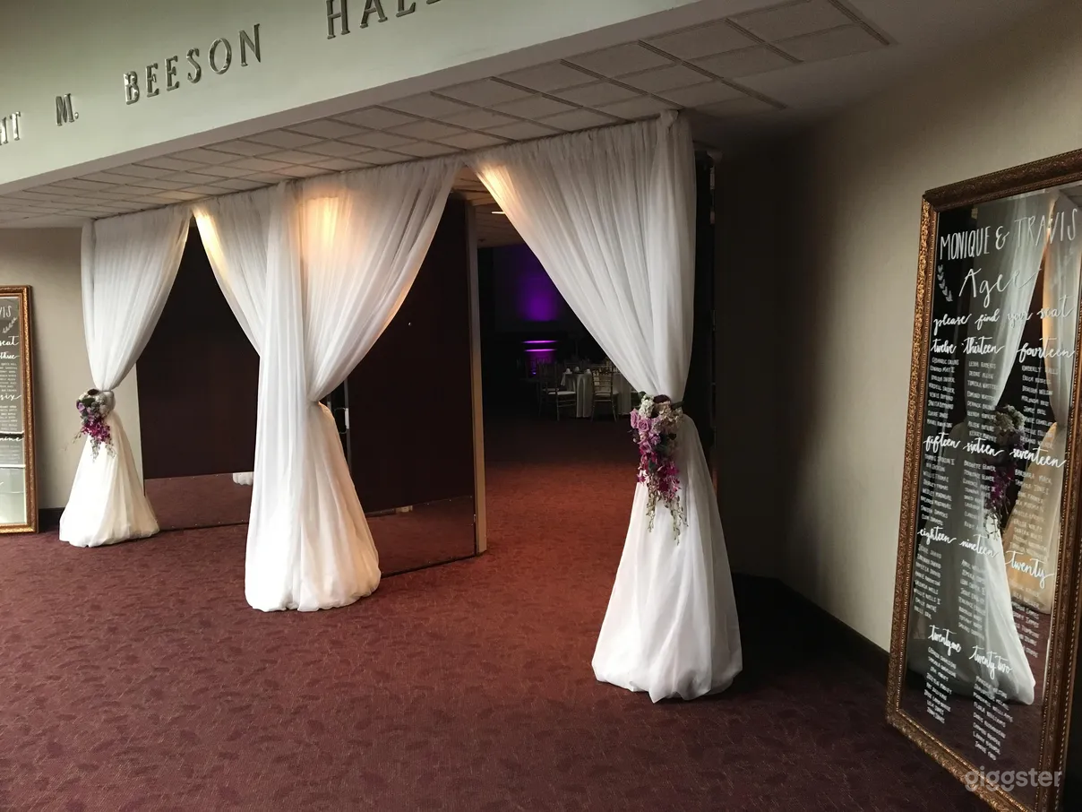 Grand Banquet Hall Photo 2