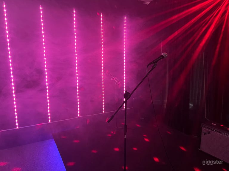  Rehearsal, performance, and live broadcast rooms 