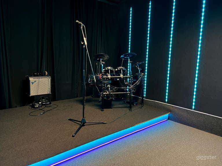  PERFORMANCE &amp; REHEARSAL ROOM 