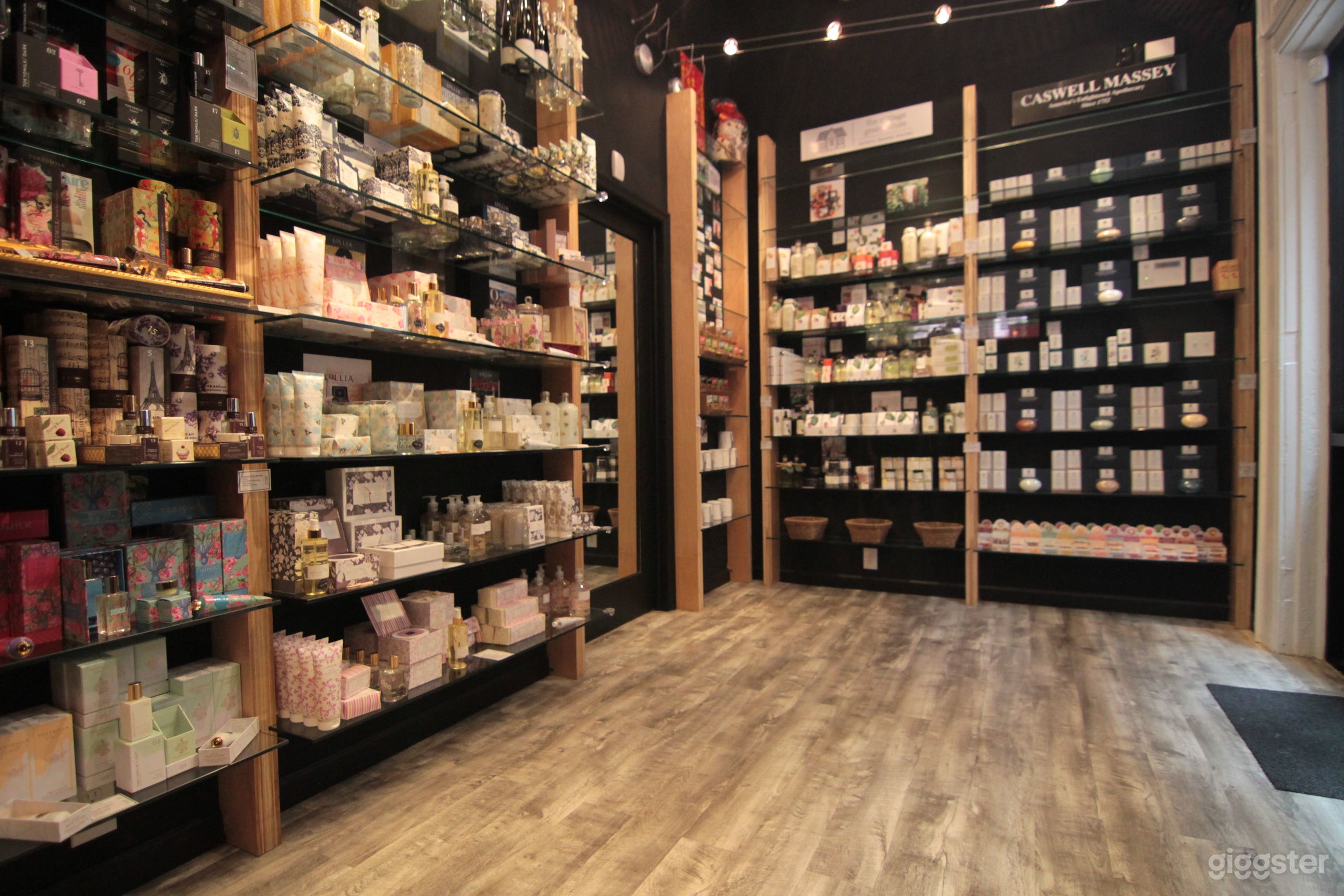 Beauty Supply Shop Photo 2