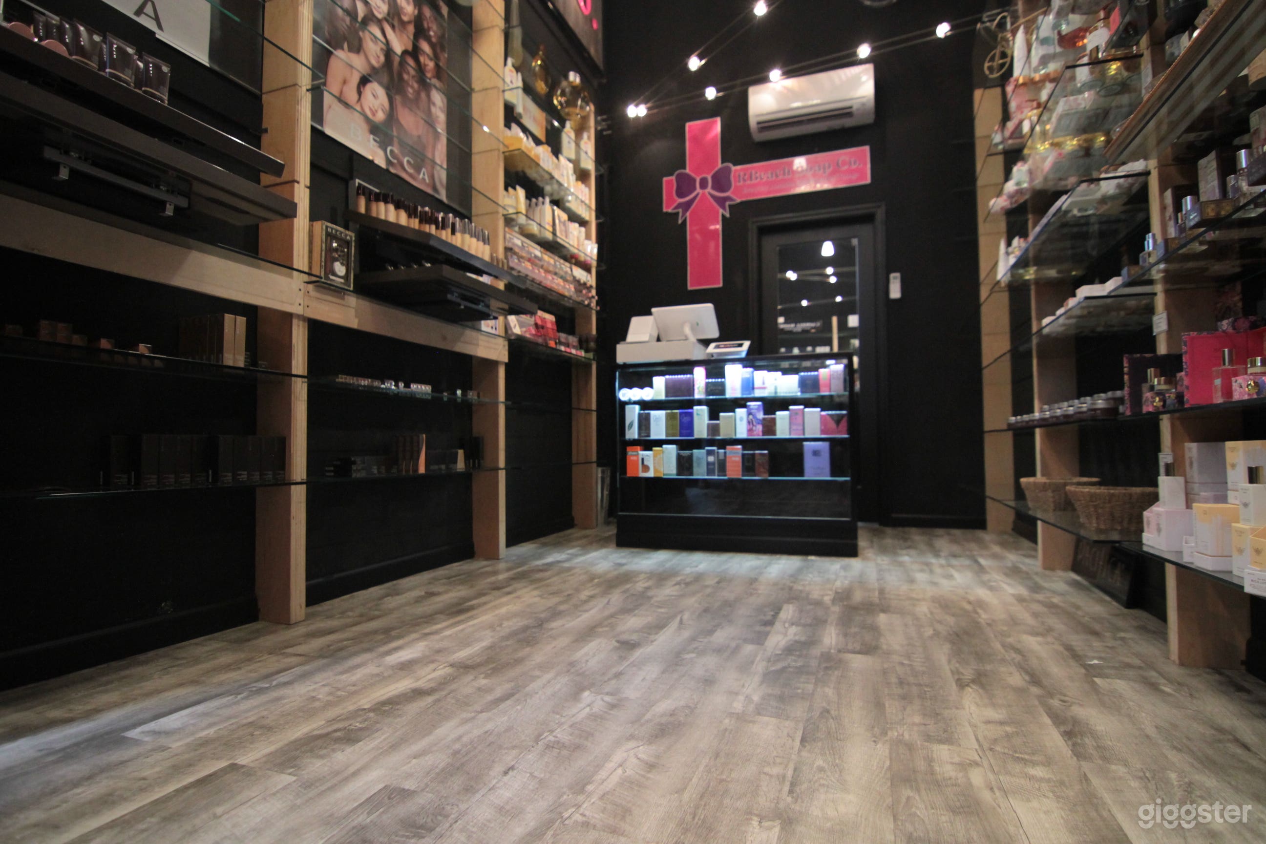 Beauty Supply Shop Photo 4