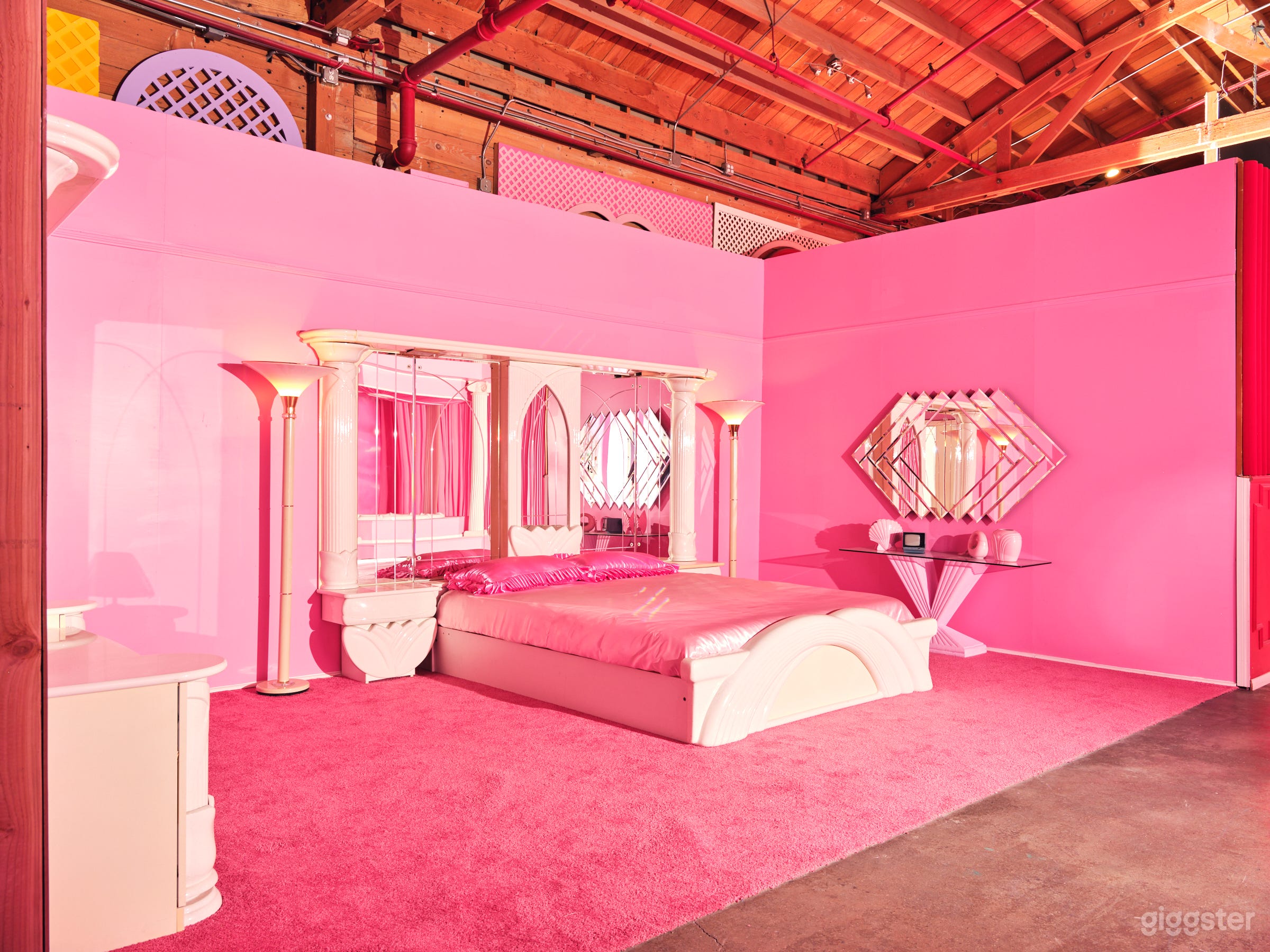 80's / 90’s Dream House | Powder Room Studio Photo 4