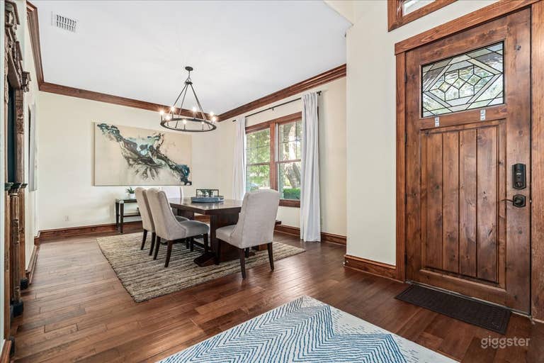  3 min to Downtown, Heated Pool 