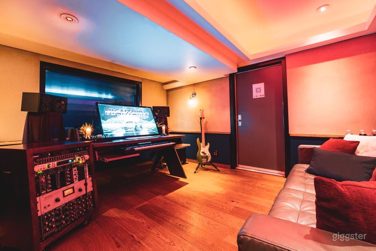  LA's Premiere Recording Studio (Studio C) 