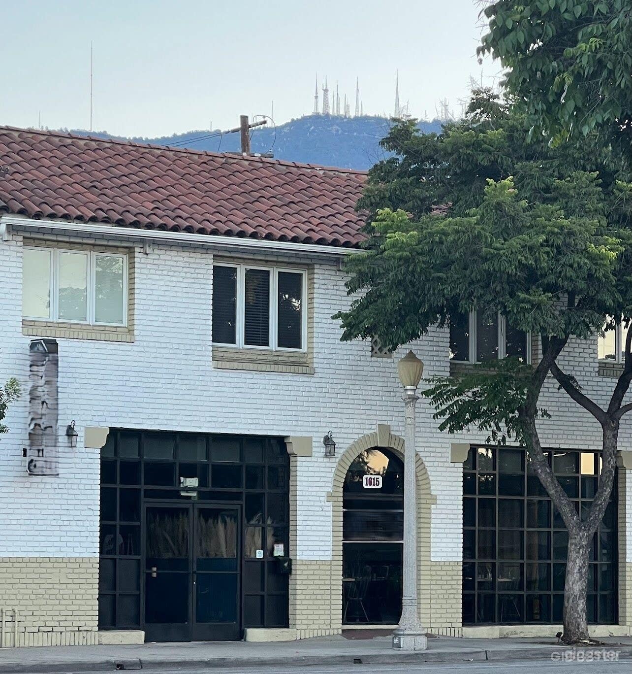 Classic Dining Venue Place Photo 1