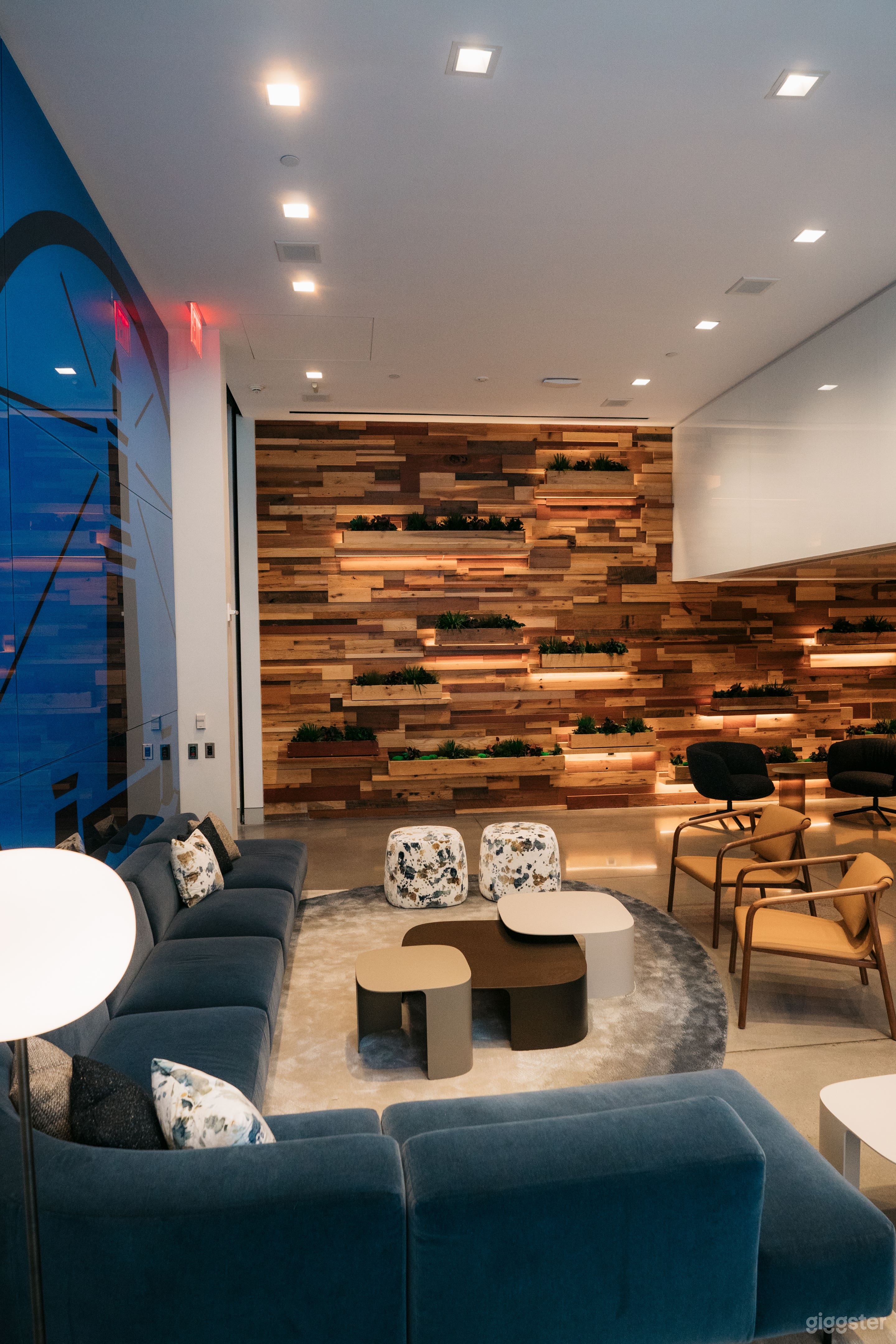 Apella West  Photo 3