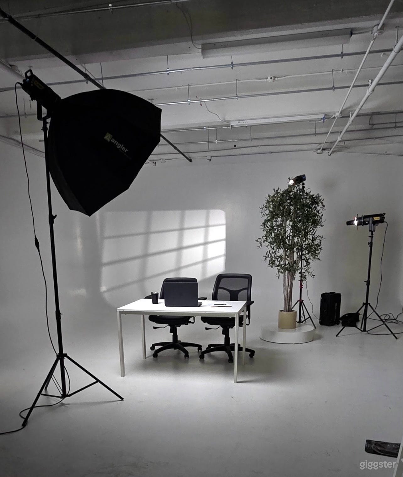 Production & Content House With Flexible Film Sets Photo 4