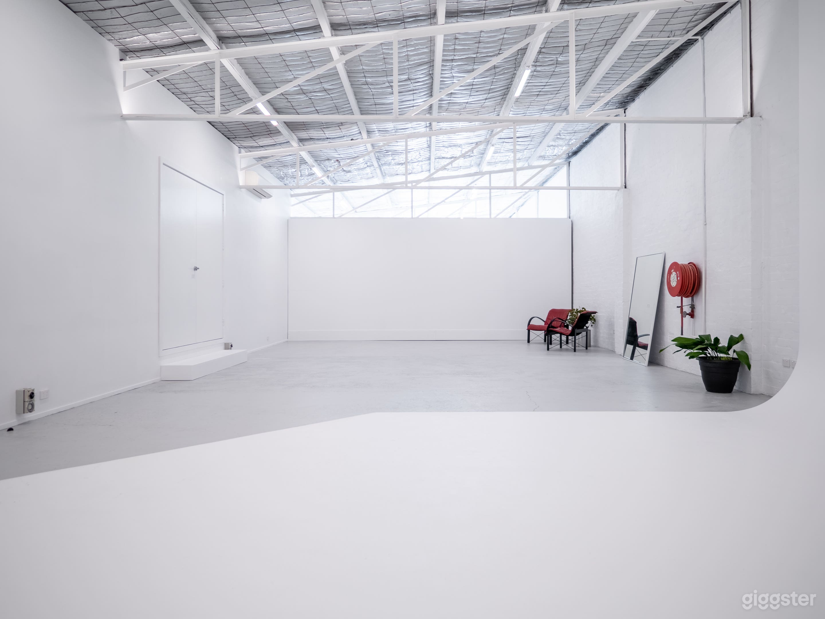 Northern Beaches Cyclorama Studio Photo 3