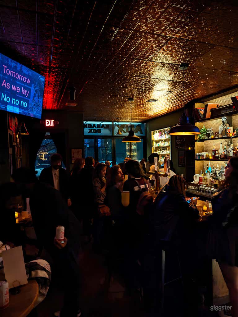  Front Bar & Lounge: Drinks, Dining & Entertainment 