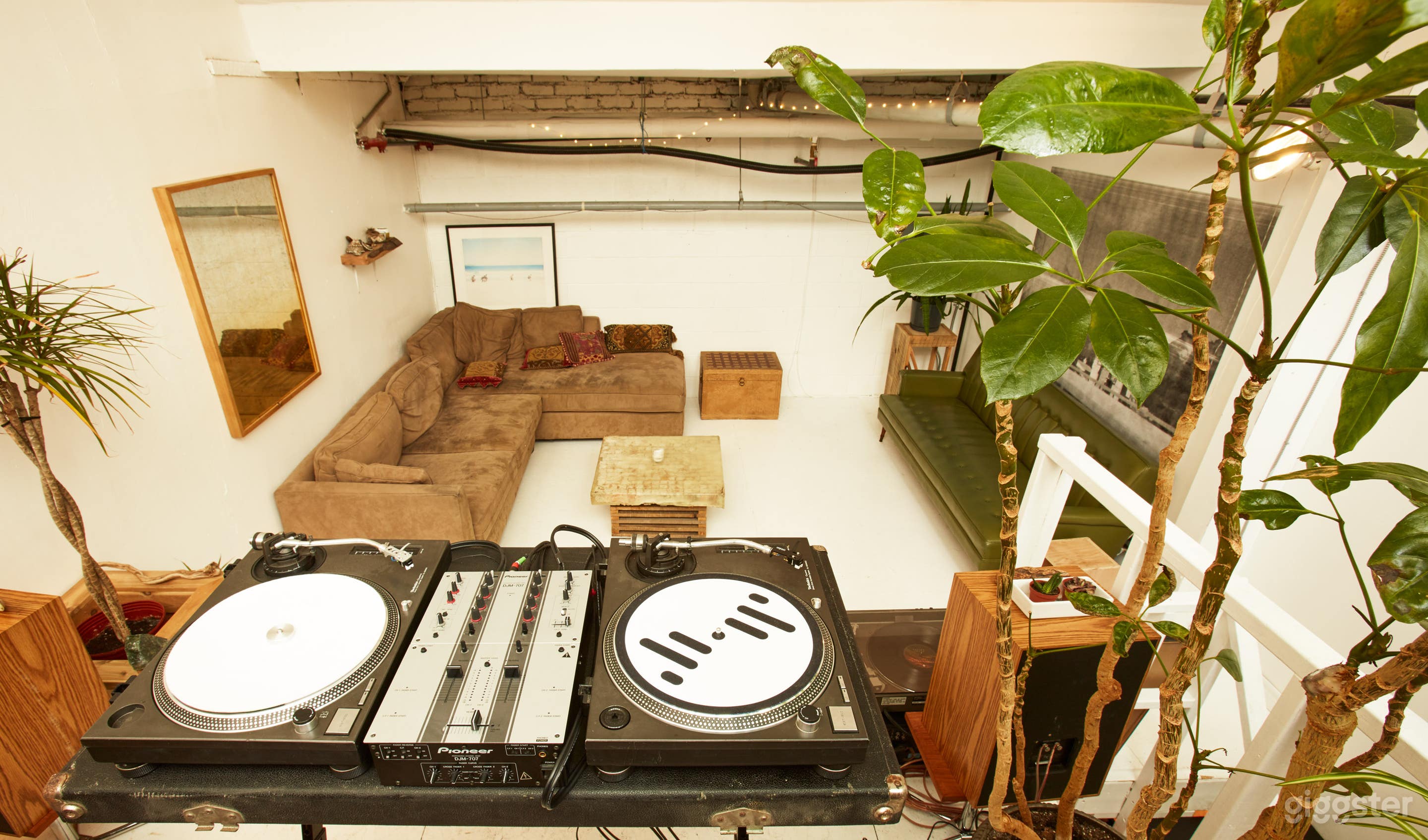 Bright Open Loft Space And Meeting Room Photo 3