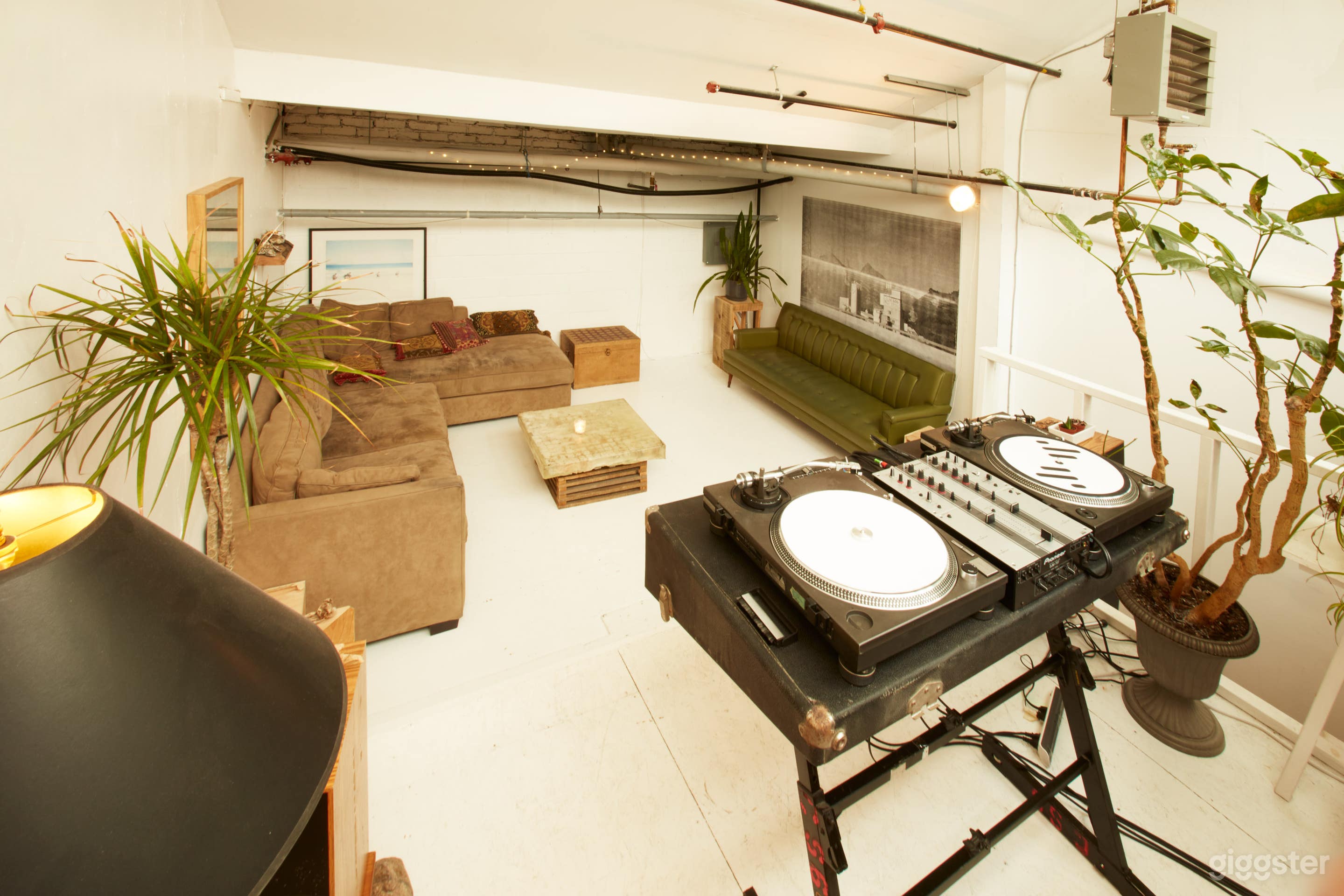 Bright Open Loft Space And Meeting Room Photo 2