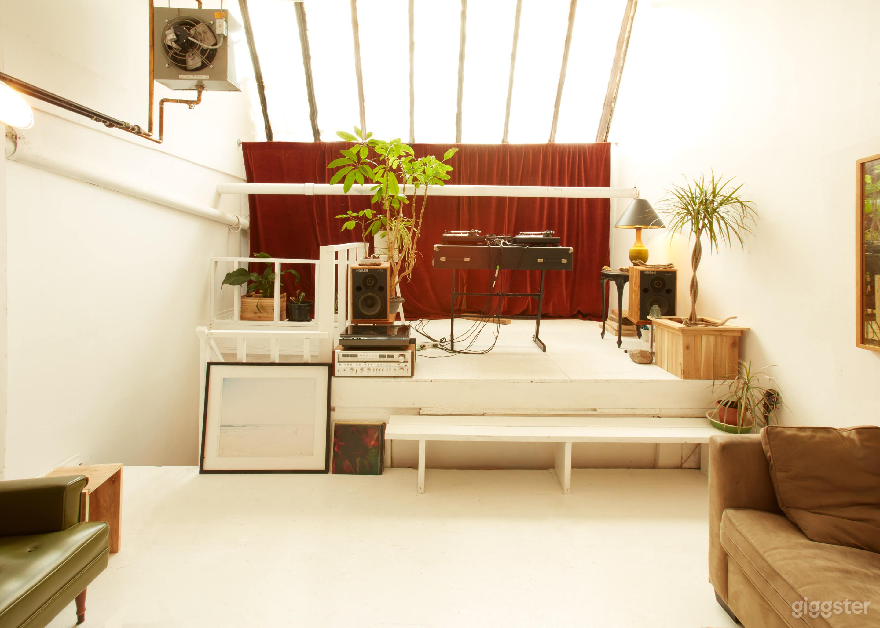 Bright Open Loft Space And Meeting Room Photo 1