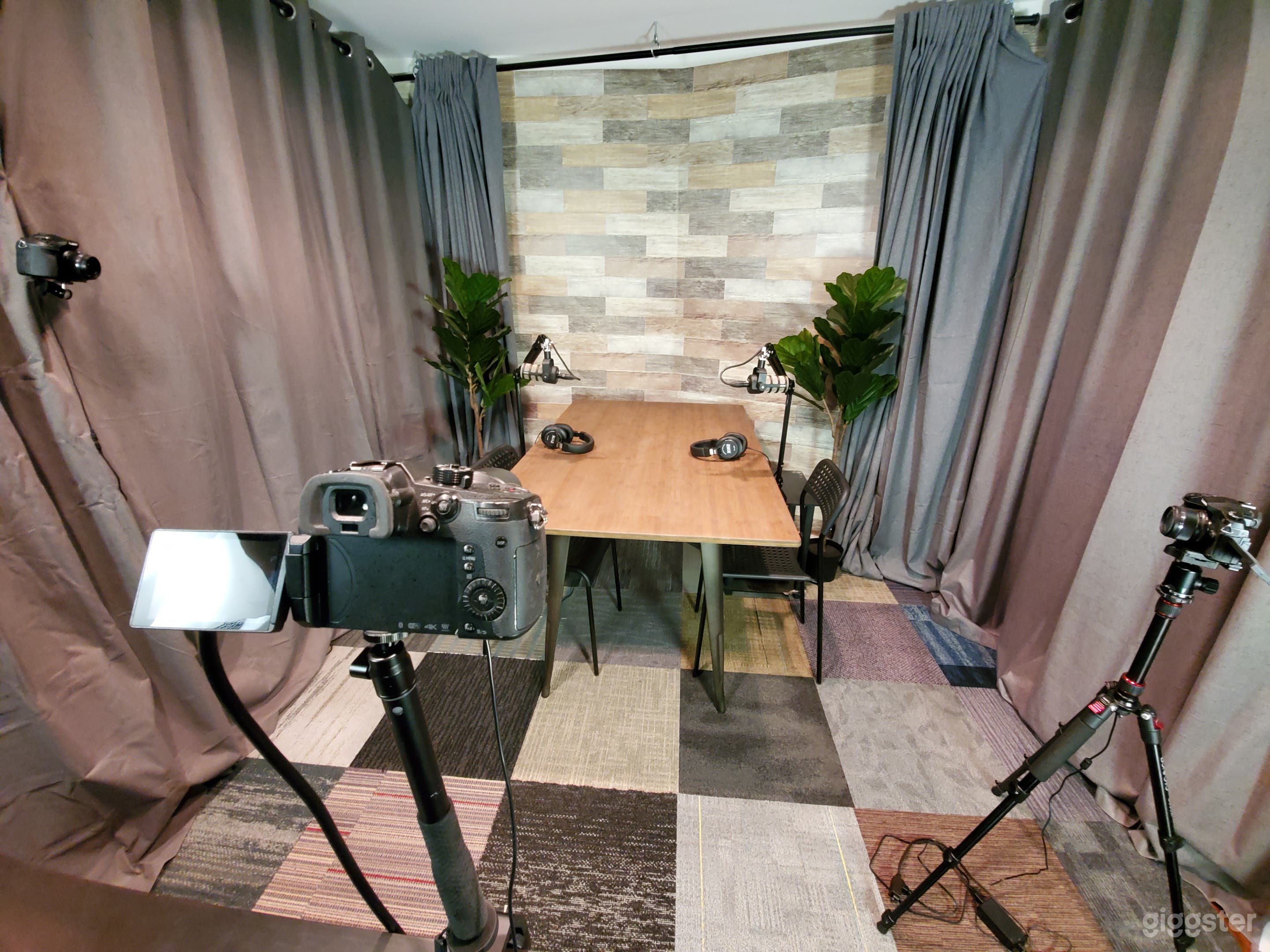 Professional Podcast Studio Photo 1