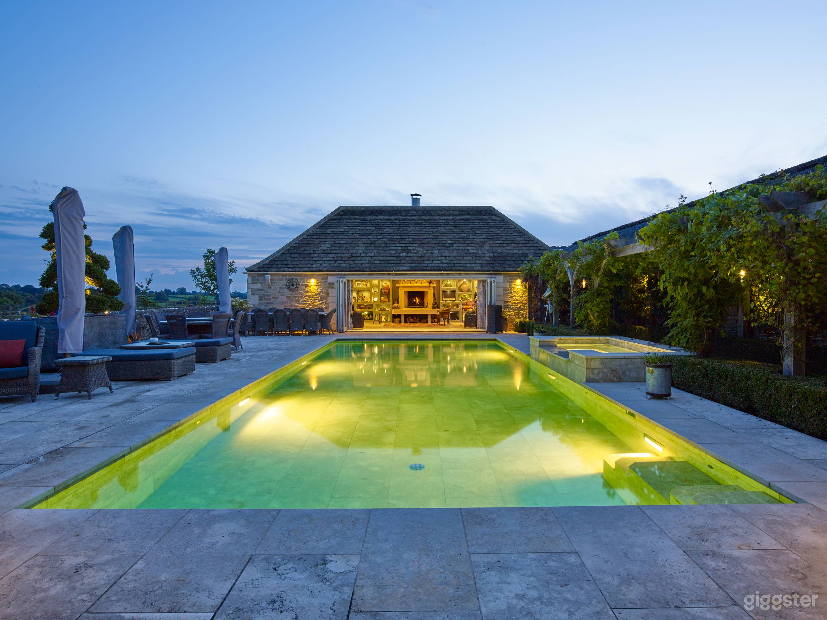 Wiltshire Countryside Manor  Photo 1