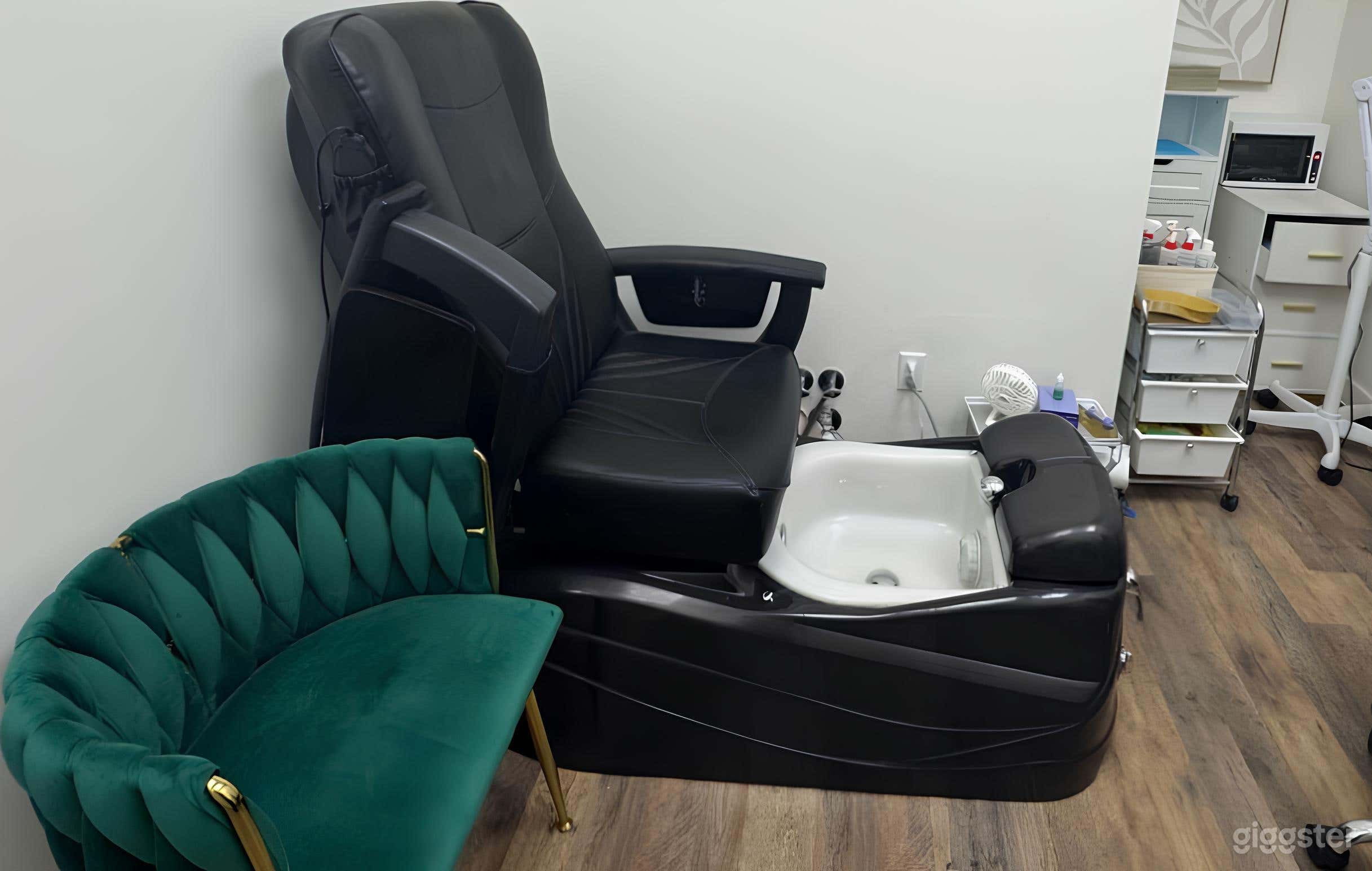 Basic Treatment Room for Productions Photo 4