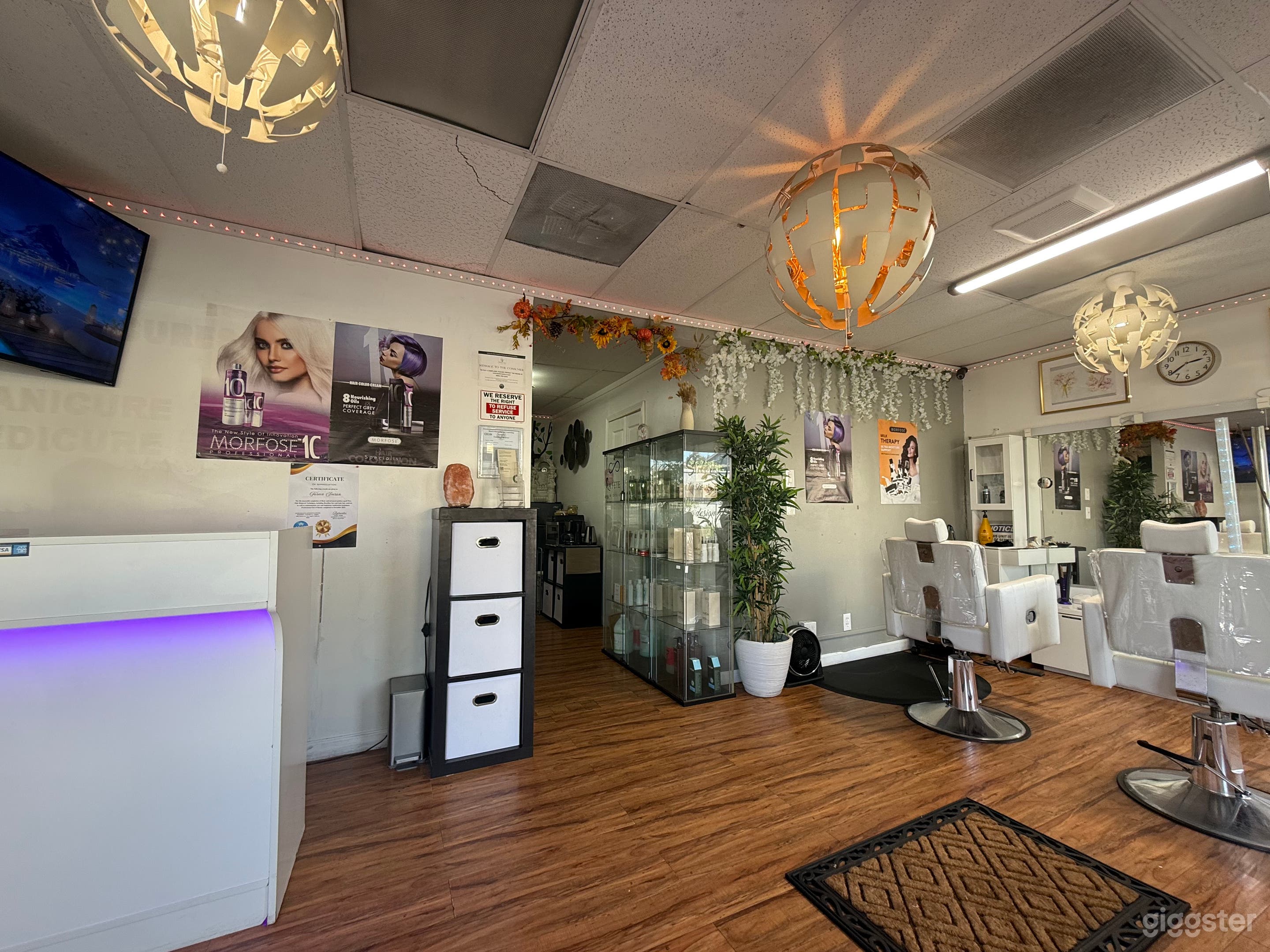 Beauty Hair Salon for Film/Photoshoots (Full Space) Photo 4