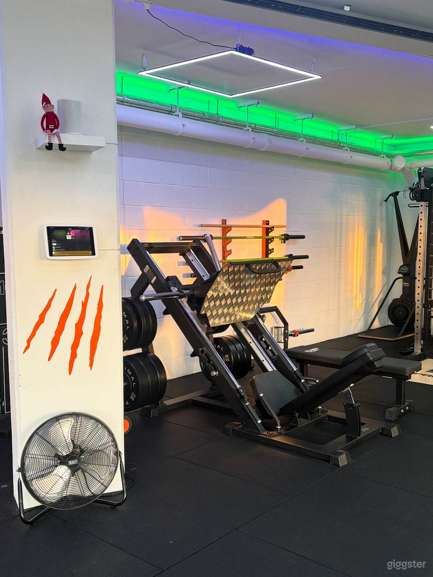 Modern Exclusive Gym in Milton Keynes  Photo 1