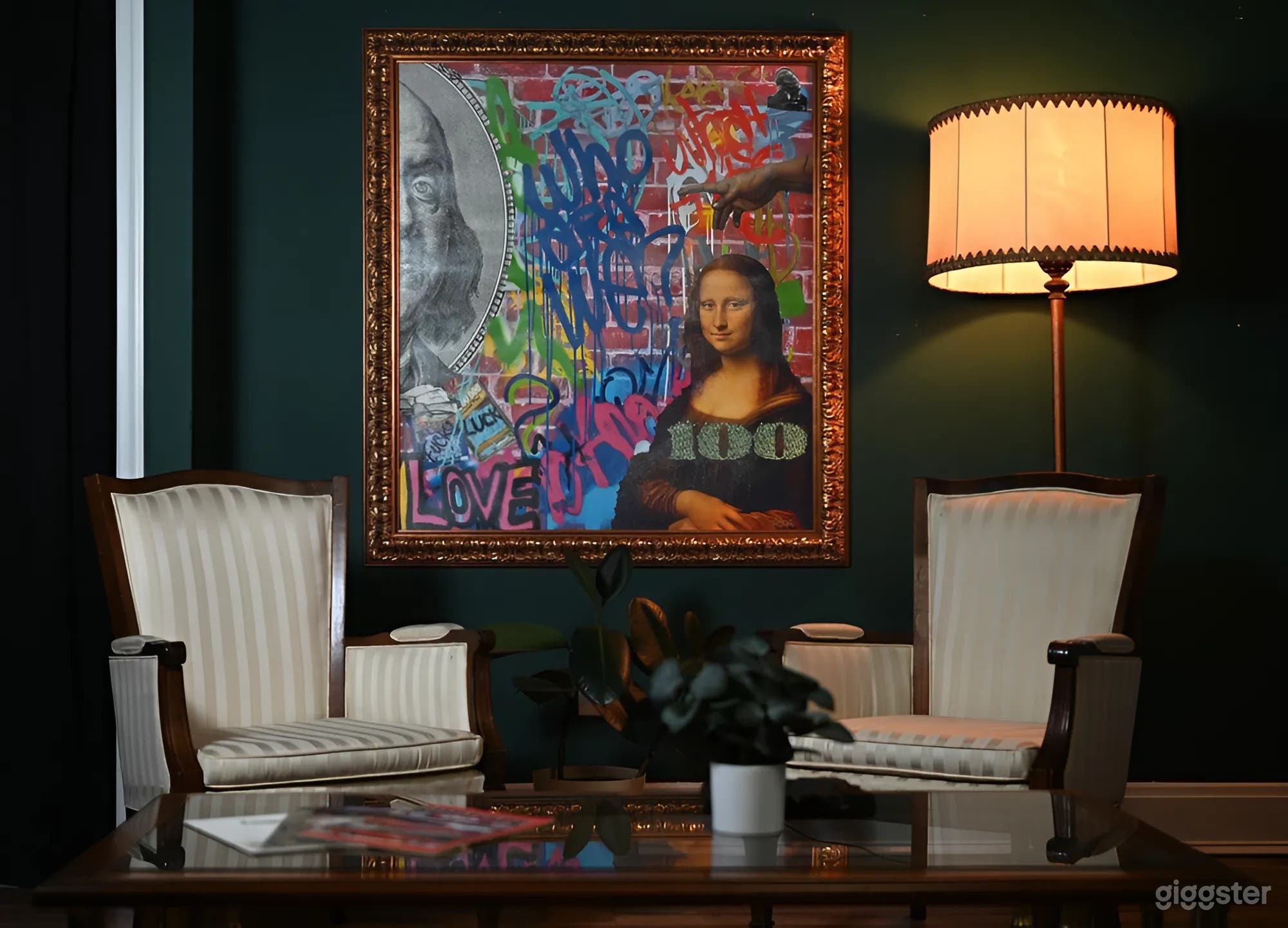 Old New York Themed Studio &amp; Private Loft Space Photo 2