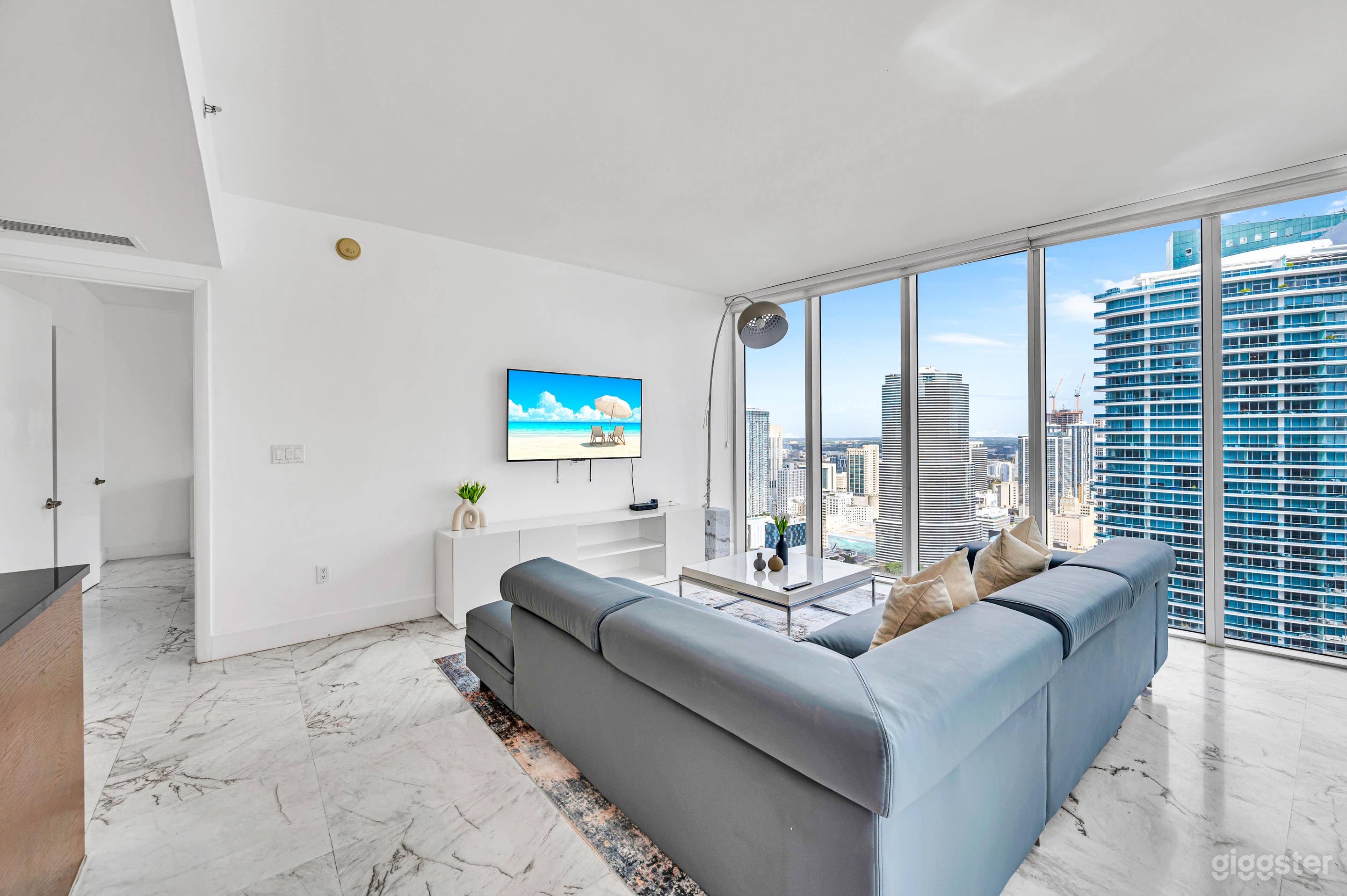 44th Floor Luxury Penthouse with Ocean Views Miami Photo 4