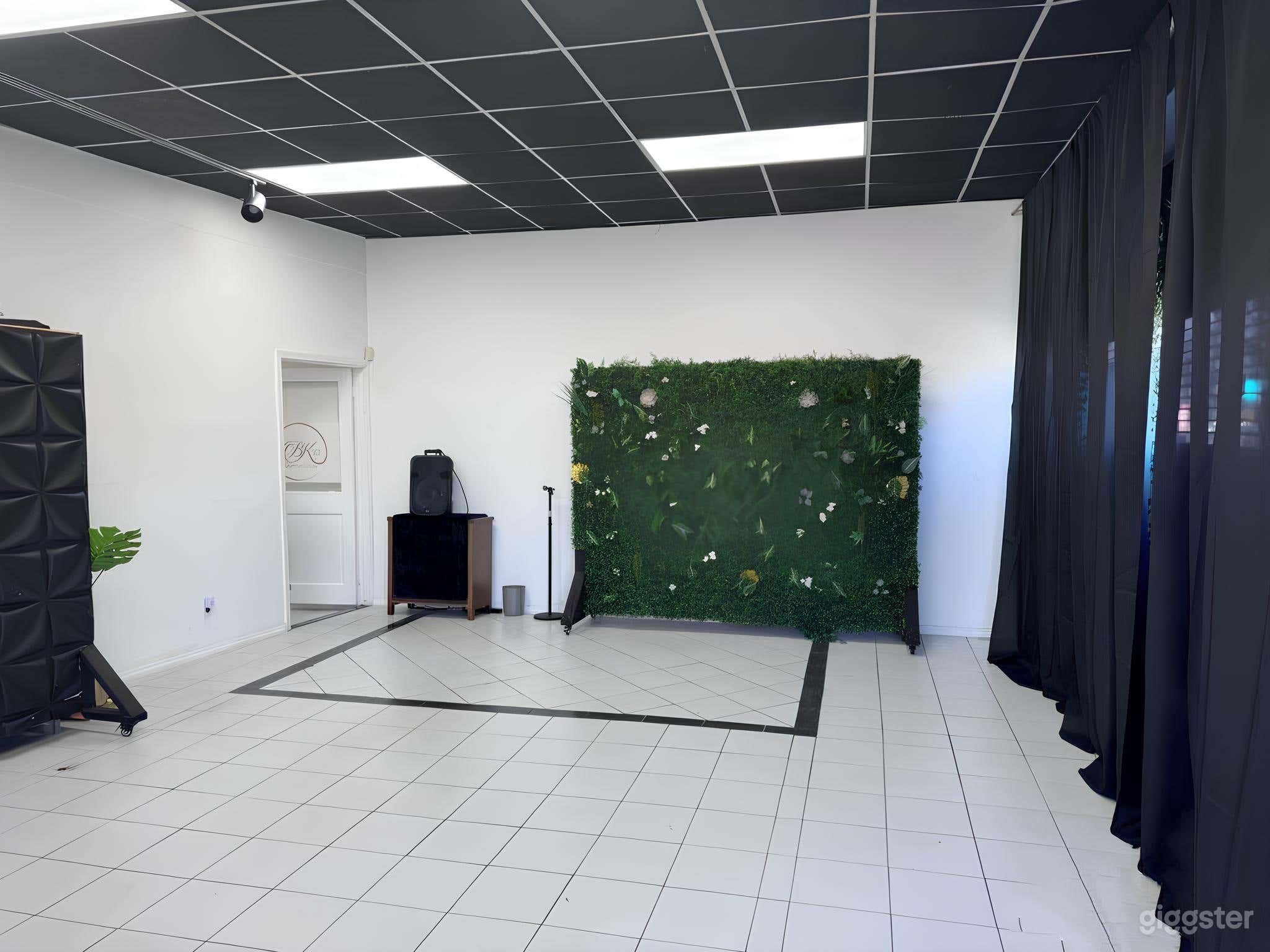 Elegant Event Lounge in Wellness Center Photo 1