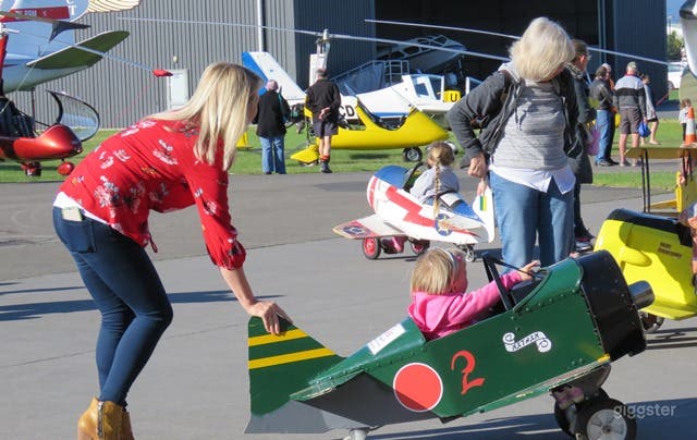 Outdoor Hangar Museum Apron Photo 4
