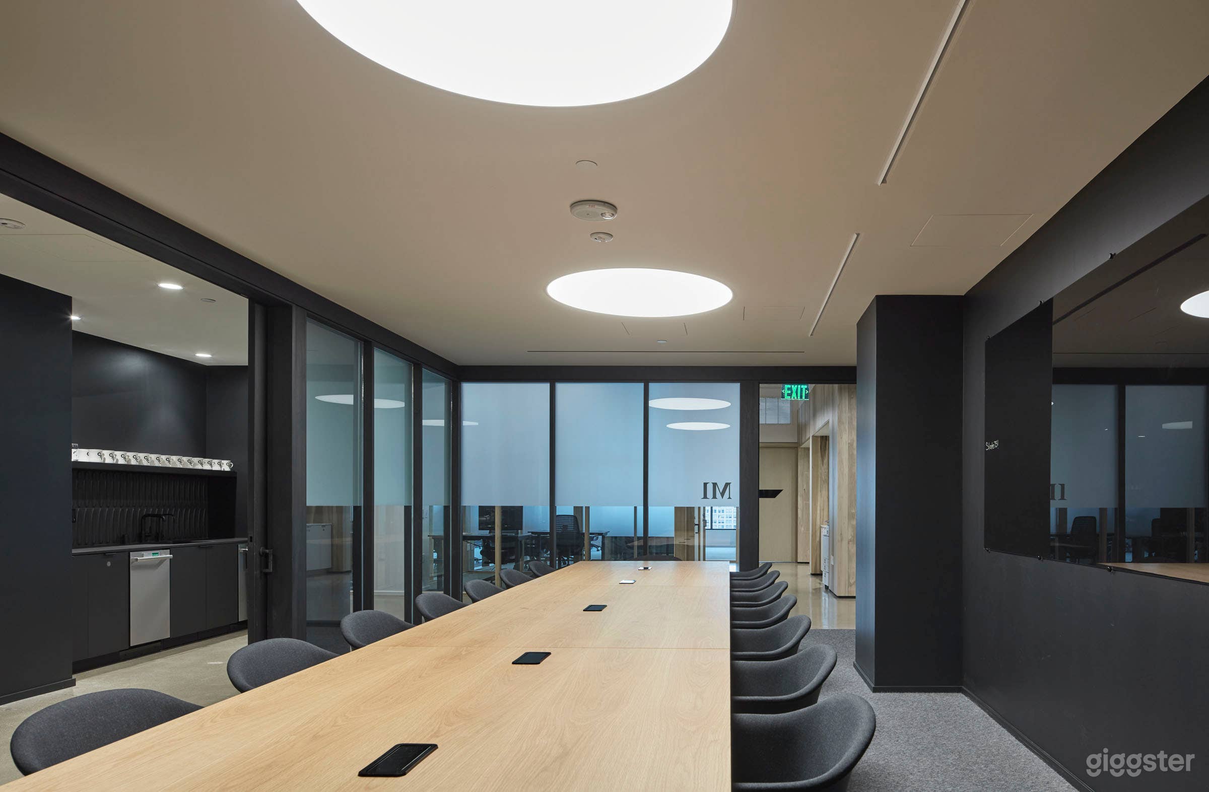Creative Modern Boardroom (M1) in Los Angeles Photo 2