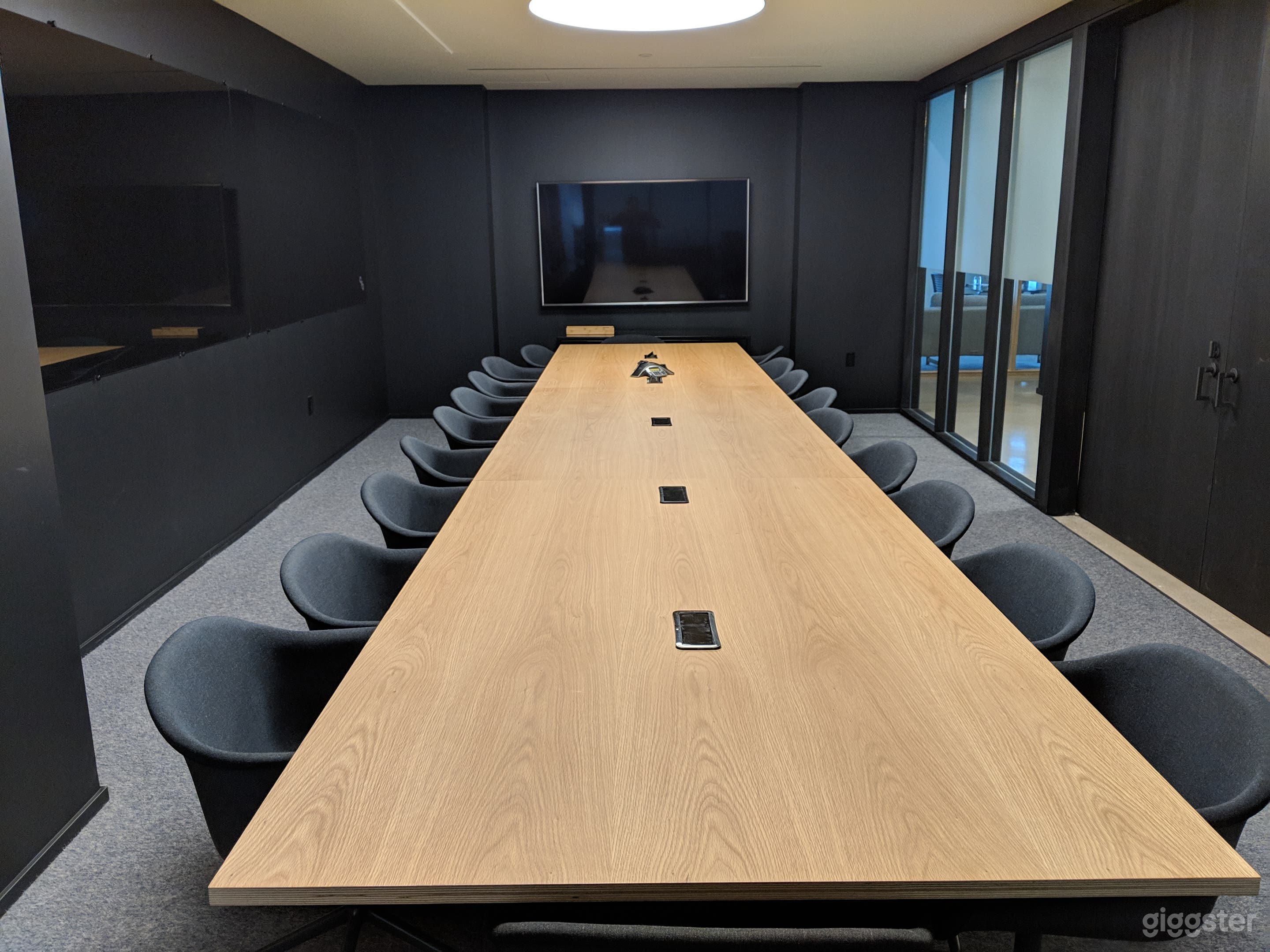 Creative Modern Boardroom (M1) in Los Angeles Photo 1