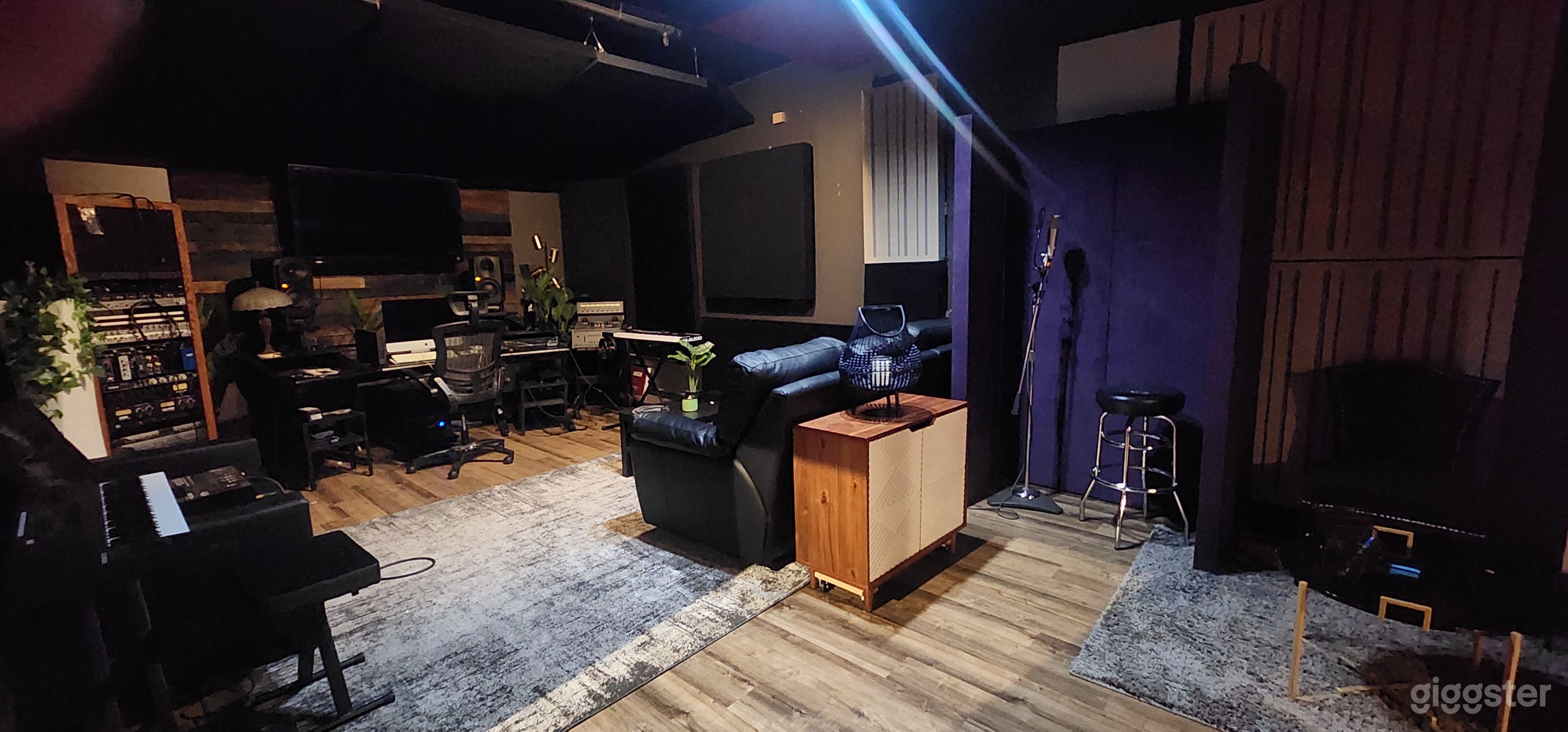 Fully Loaded Analog Hybrid Recording Studio Photo 3